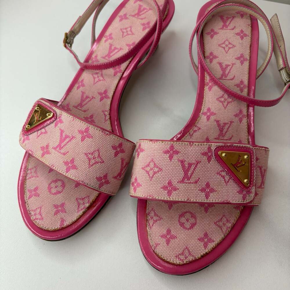 Louis Vuitton Vintage Pink Monogram Canvas Slingback Kitten Heel Sandals - Picture 2 of 8